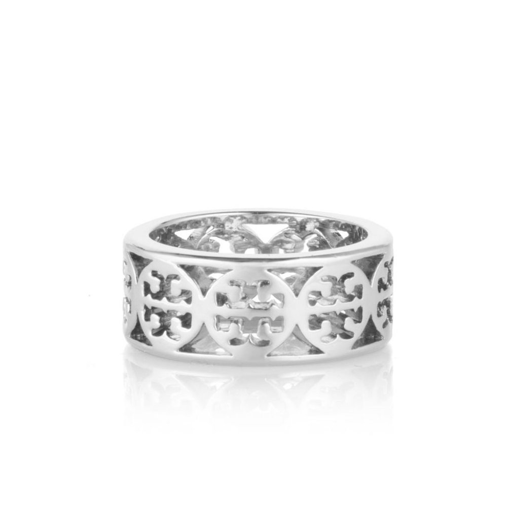 TORY BURCH KINSLEY CUTOUT LOGO SILVER BAND RING